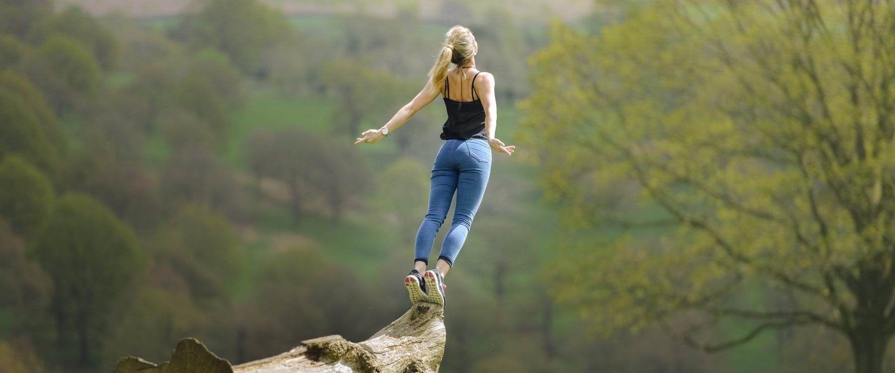landscape-water-nature-grass-creative-woman-868961-pxhere.com